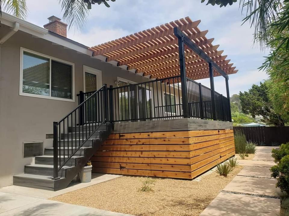 Freestanding Pergola Overlook
